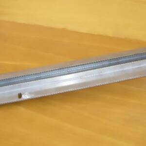 Guía de puerta industrial fabricada en acero inoxidable